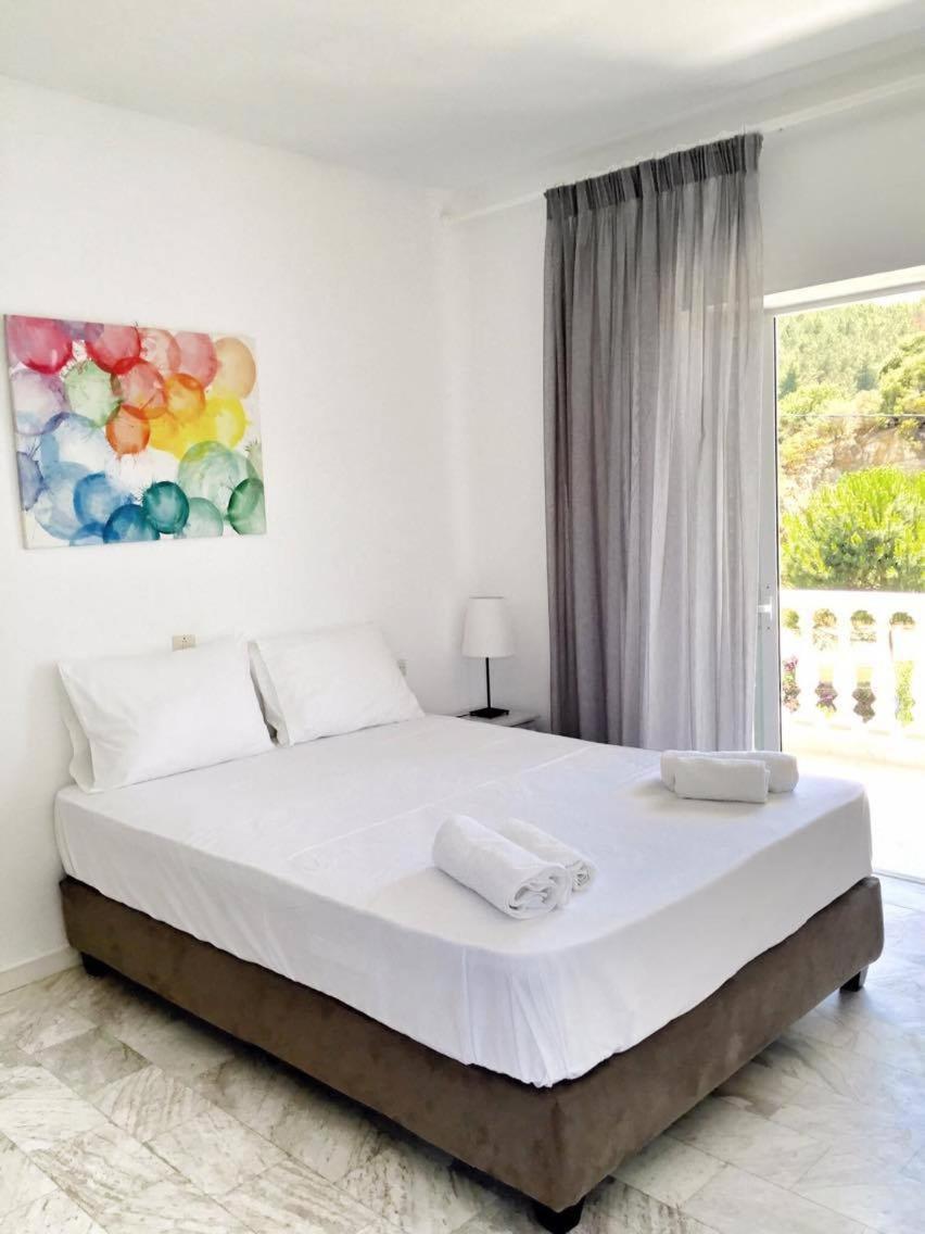 Apartamento Haus Risos Next Generation Toroni Habitación foto